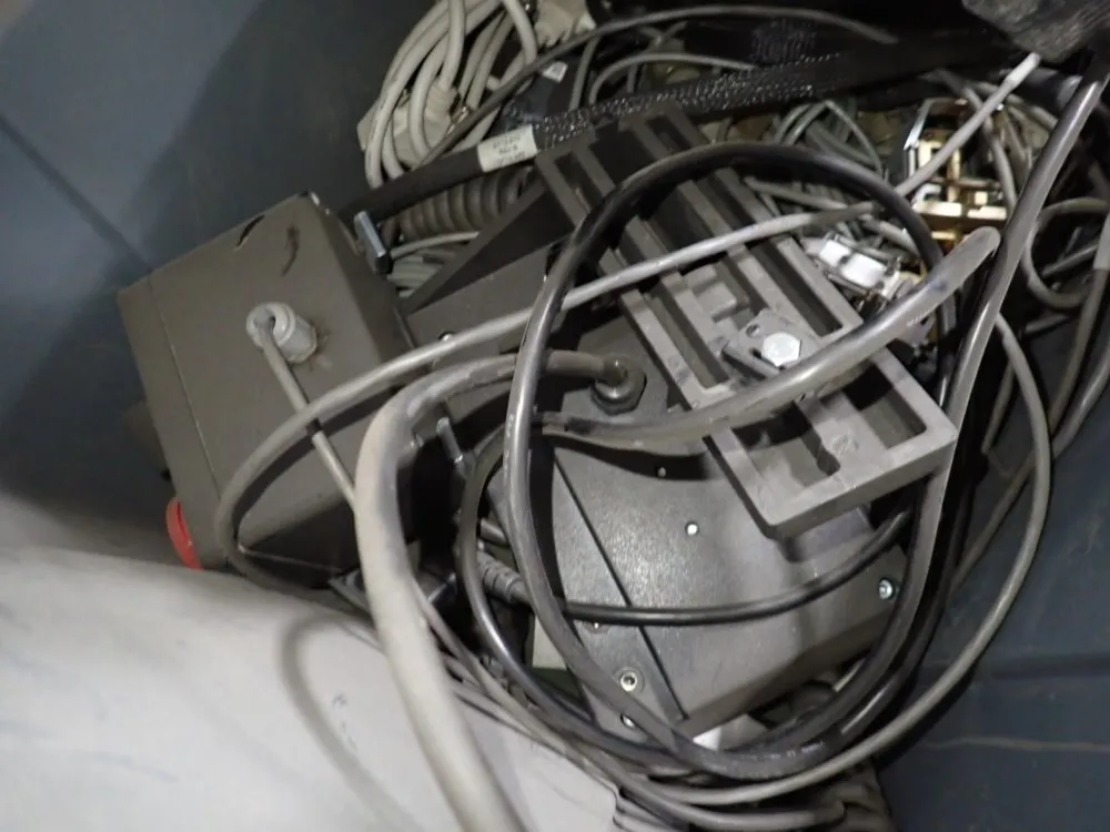 Satec Systems Tensile Tester - 5500 Ret United60k