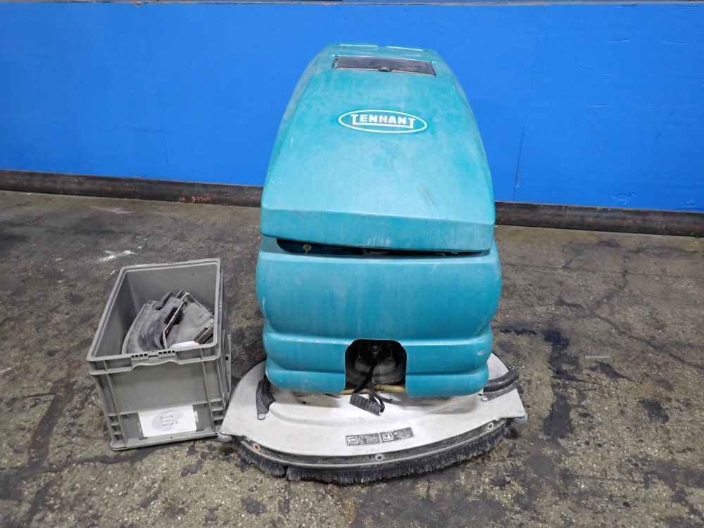 Tennant 36" Floor Scrubber - 5680