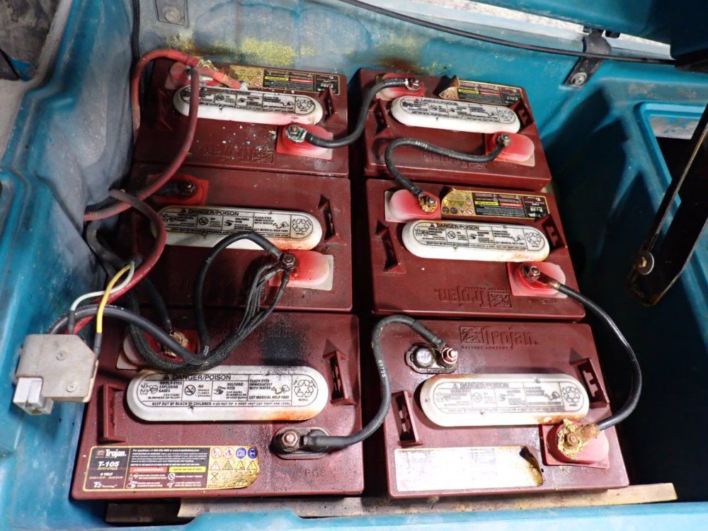 Tennant 36" Floor Scrubber - 5680