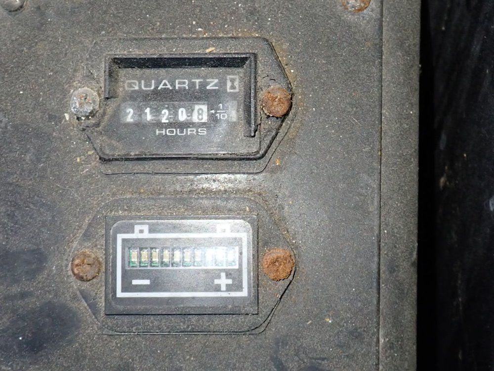 Tennant 36" Floor Scrubber - 5680