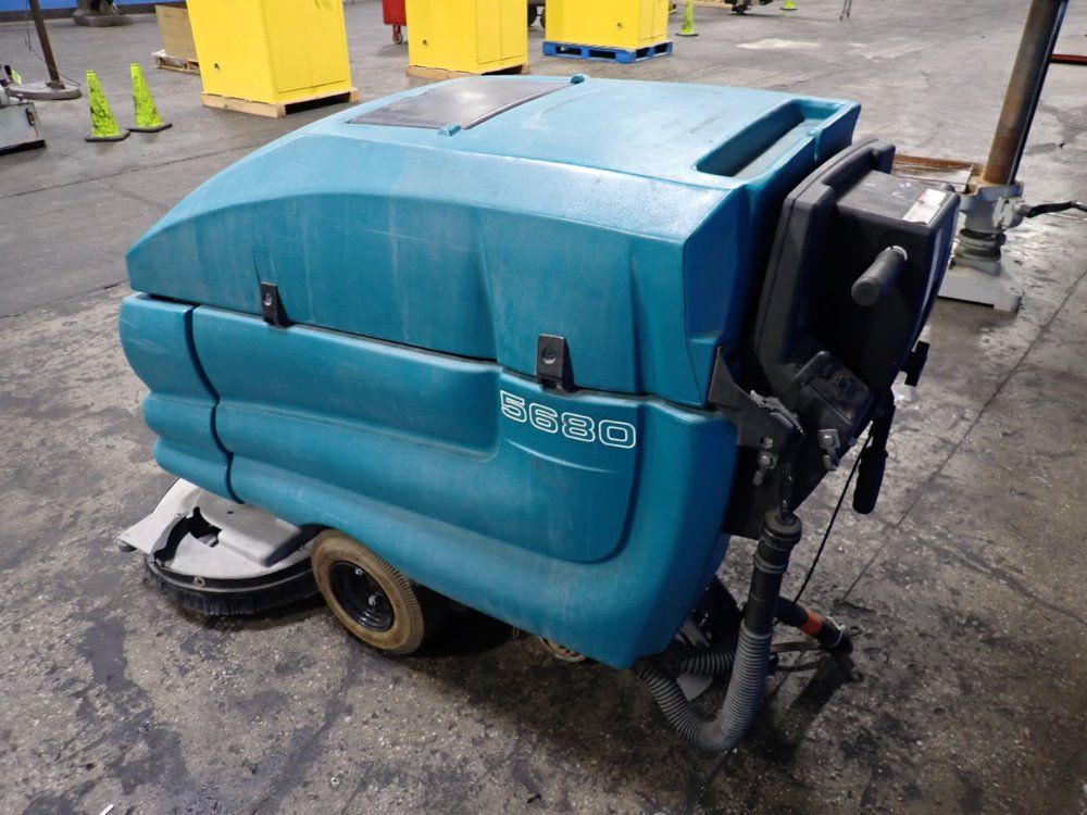 Tennant 36" Floor Scrubber - 5680