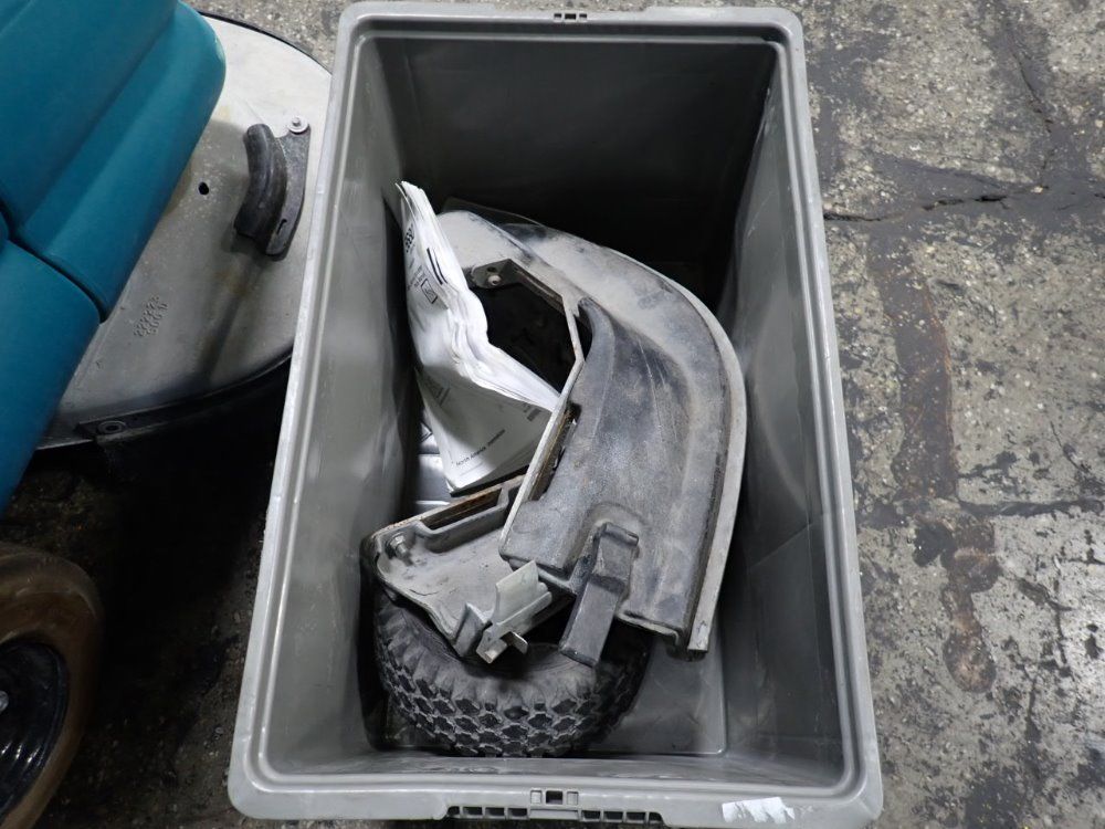 Tennant 36" Floor Scrubber - 5680