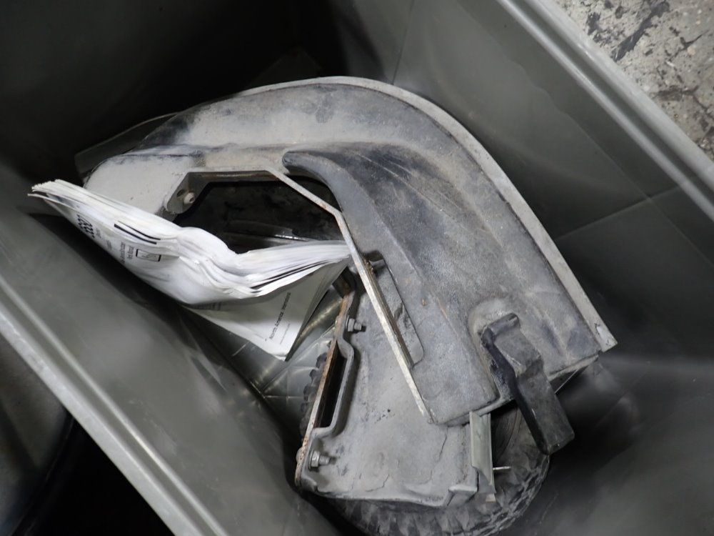 Tennant 36" Floor Scrubber - 5680