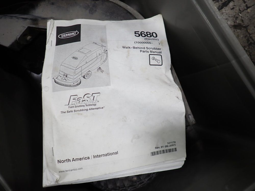 Tennant 36" Floor Scrubber - 5680