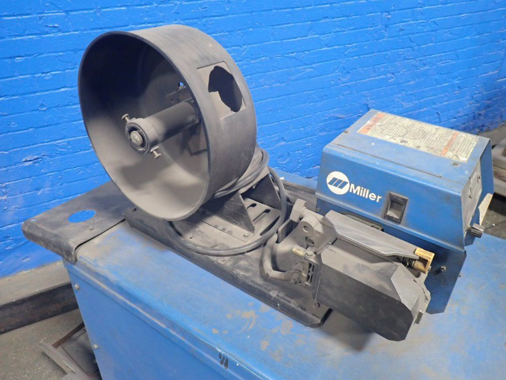 Miller Electric 450 Amps Welder - Deltaweld 452