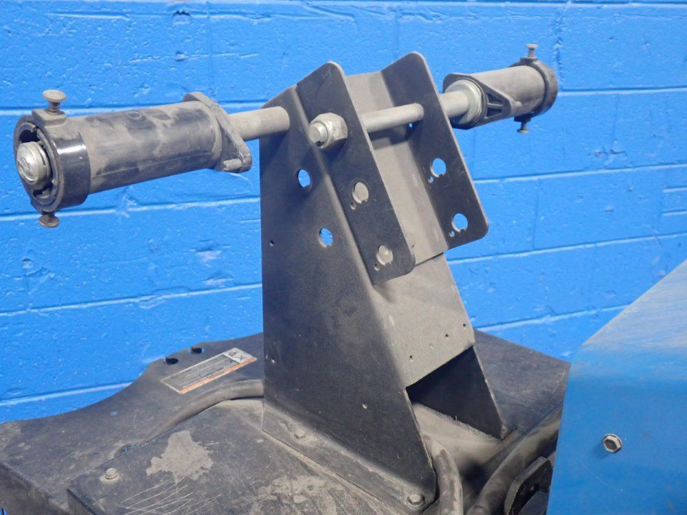 Miller Electric 565 Amps Welder - Pipeworx 400