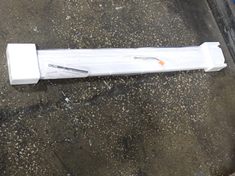 All-pro Flourescent Light Fixture