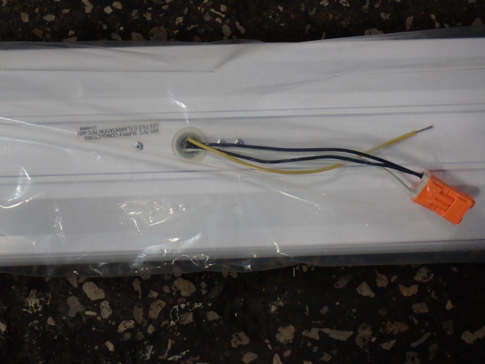 All-pro Flourescent Light Fixture