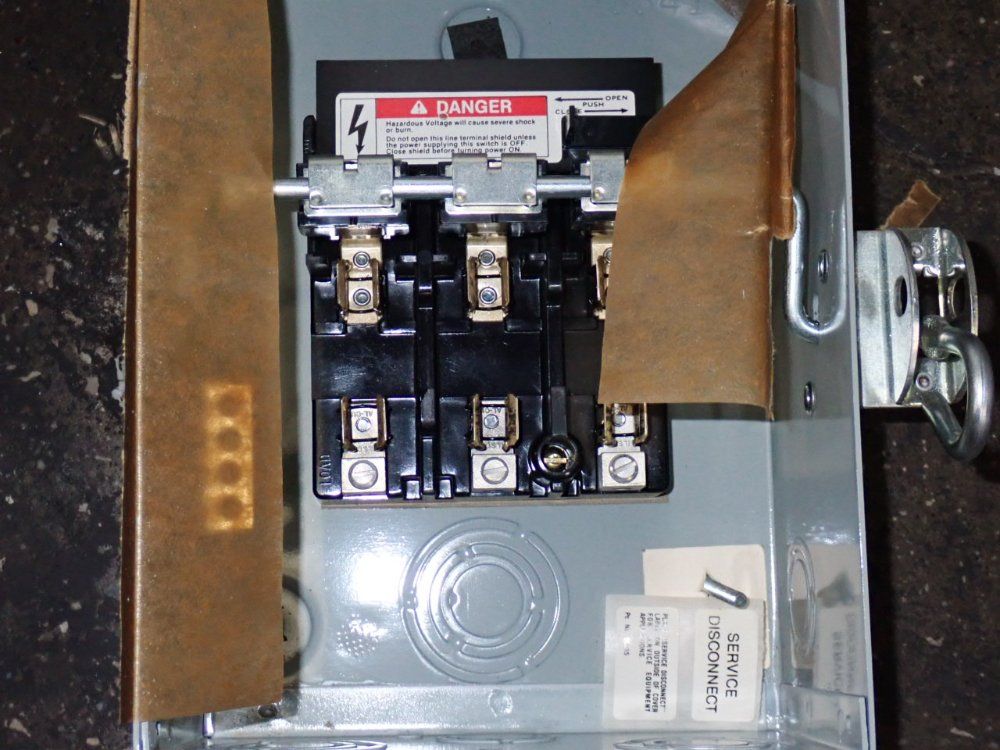 Siemens 30 Amps Enclosed Switch - Nr-421