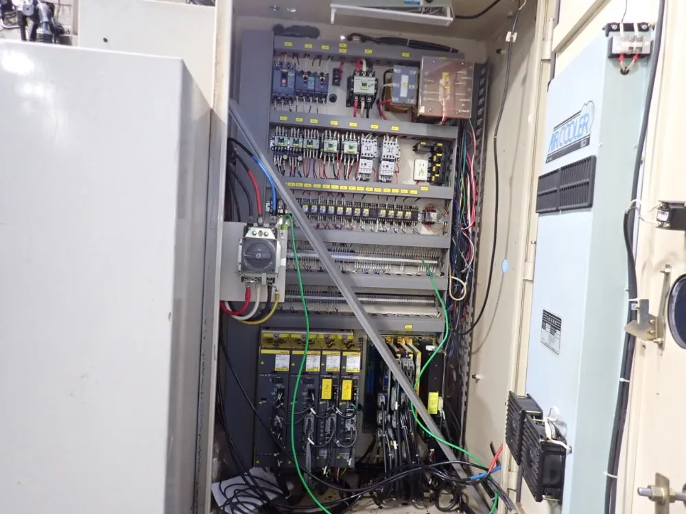 Kia Machine Tool 18" X 36" Cnc Vmc - V35