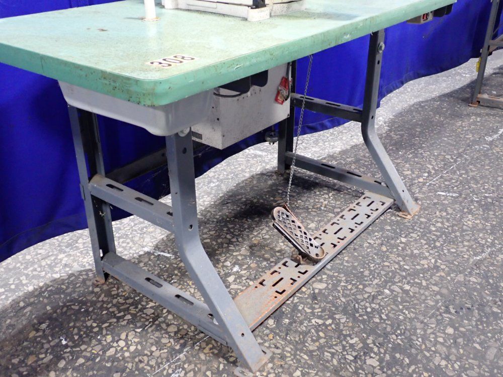 Juki 10" Throat Sewing Machine - Lk-1900