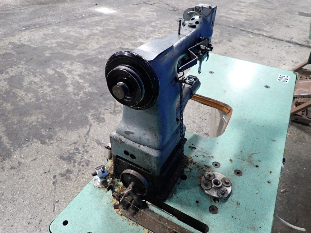 The Singer Manufacturing Company 10" Throat Sewing Machine - 153 W 102