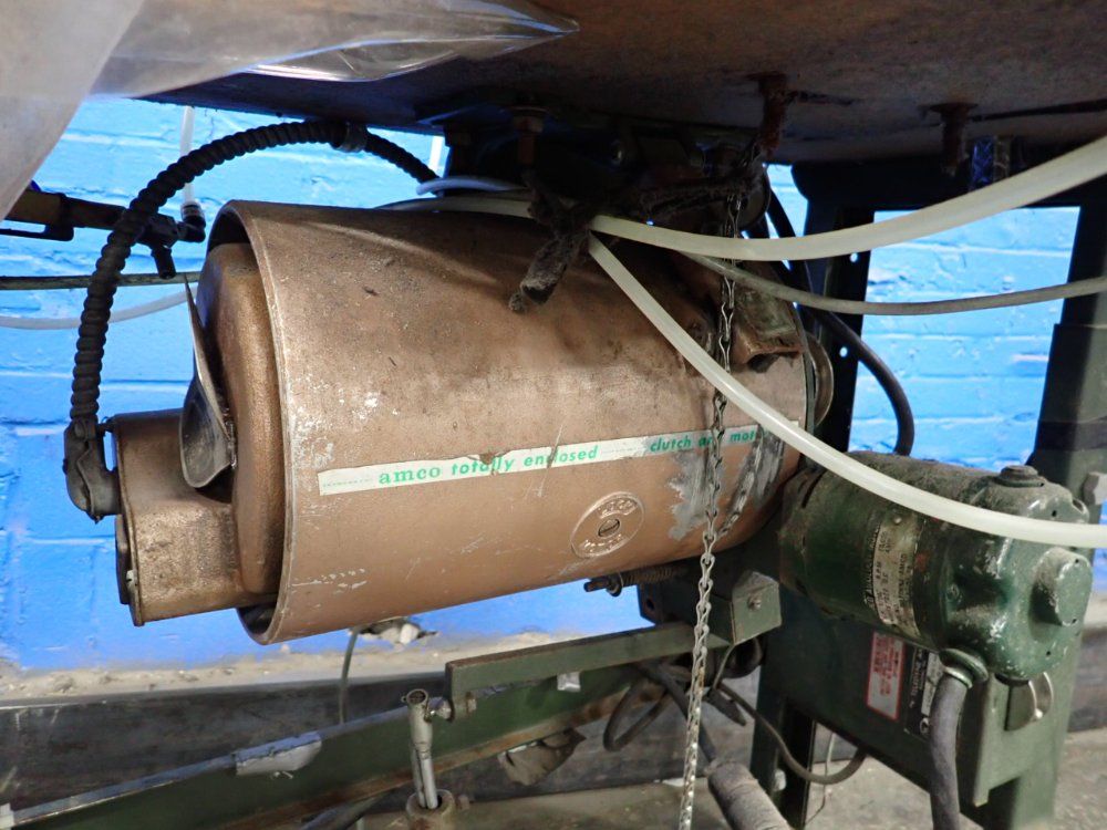 The Singer Manufacturing Company 10" Throat Sewing Machine - 153 W 102