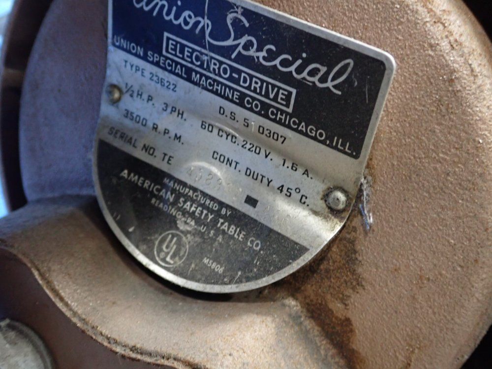 The Singer Manufacturing Company 10" Throat Sewing Machine - 153 W 102