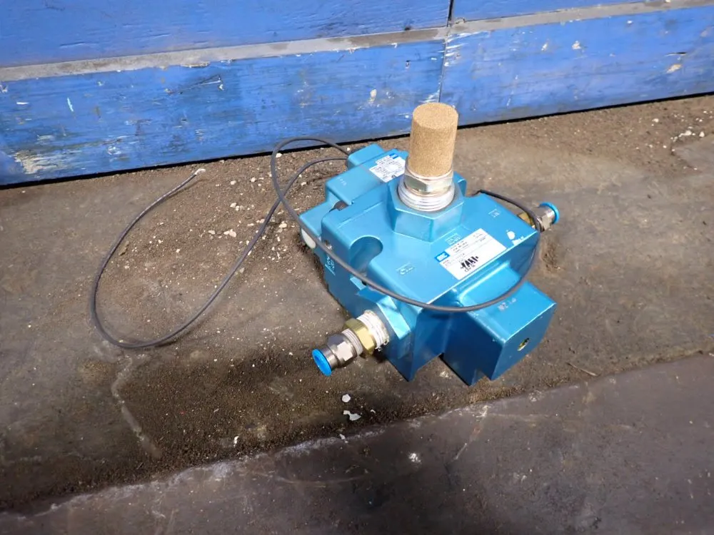 Mac Solenoid Valve - 57d-11-111ca