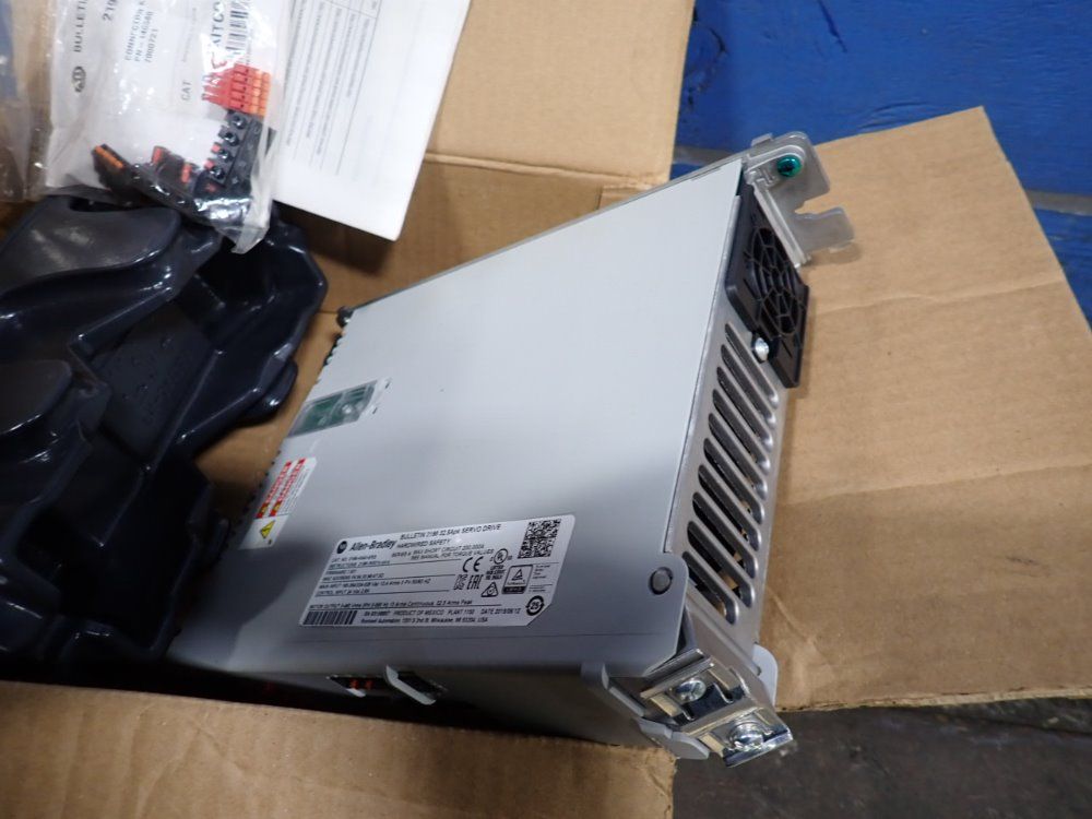 Allen-bradley Kinetix 5500 Servo Drive - 2198-h040-ers