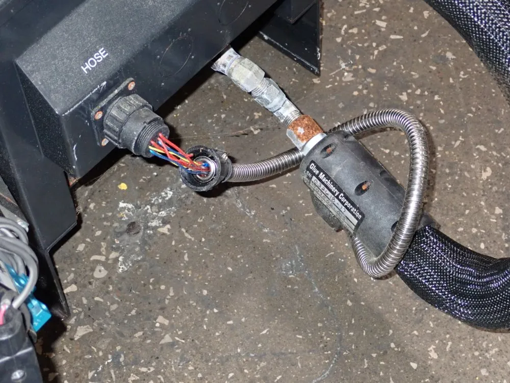 Glue Machinery Corp 2620 Watts Hot Glue Machine - Economelt 10