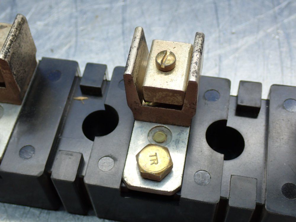 Allen Bradley Fuse Block - 1491-n333