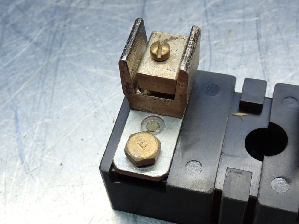 Allen Bradley Fuse Block - 1491-n333