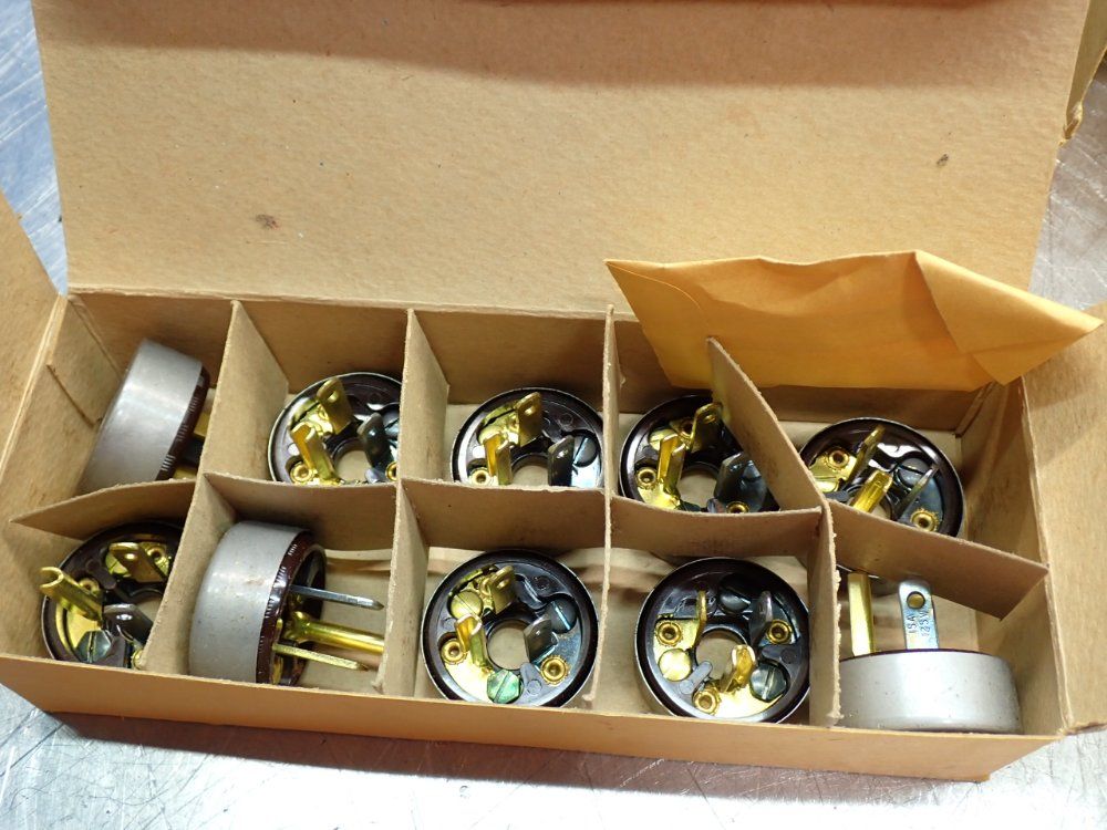 Harvey Hubbell 50 Electrical Plug Units - Wg15524