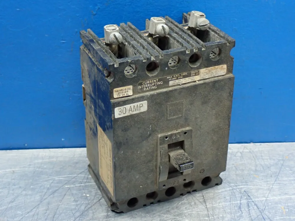 Square D Molded Case Circuit Breaker - Fal-32030
