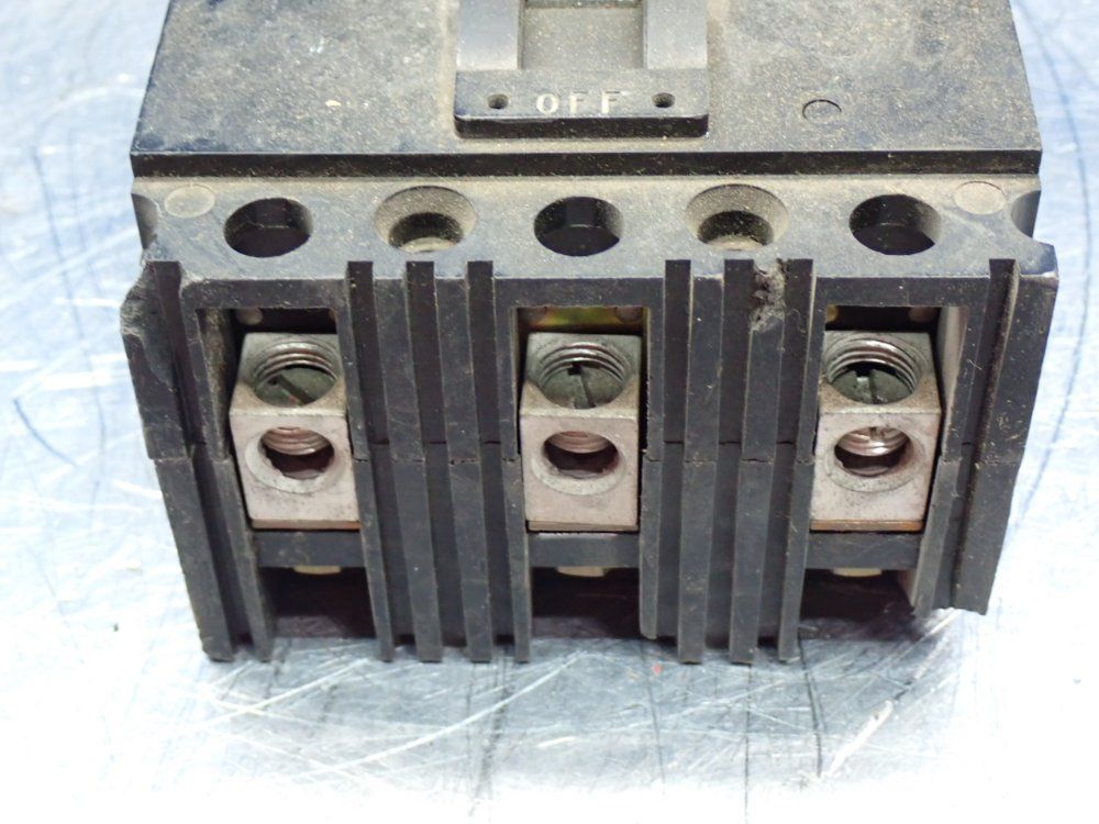 Square D Molded Case Circuit Breaker - Fal-32030
