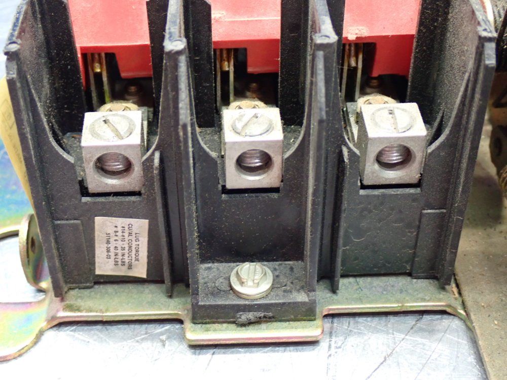 Square D Disconnect Switch - 9422