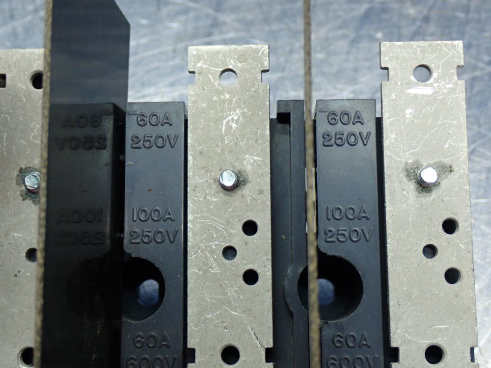 Cutler+hammer Fuse Holder Base Unit For 60 & 100a Switch - C360kdb