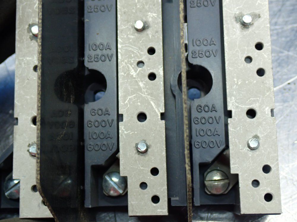 Cutler+hammer Fuse Holder Base Unit For 60 & 100a Switch - C360kdb