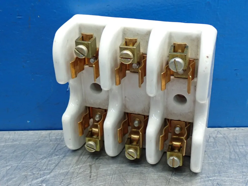 Leviton Ceramic Fuse Holder - 8907
