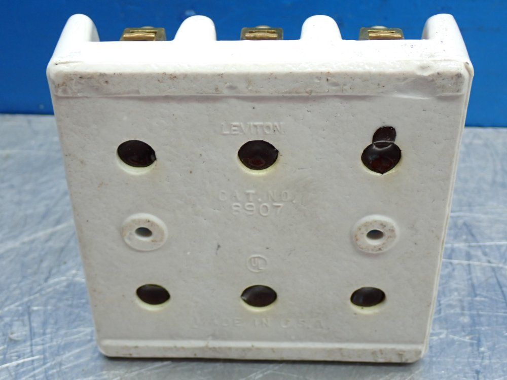 Leviton Ceramic Fuse Holder - 8907