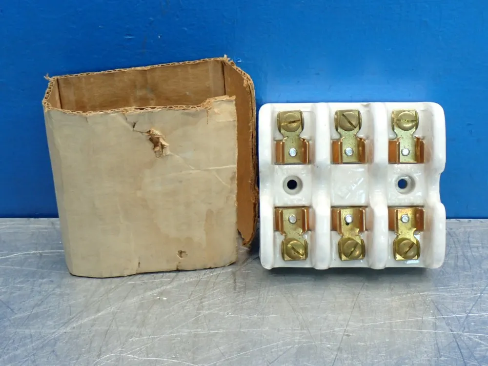 Leviton Ceramic Fuse Holder - 8906
