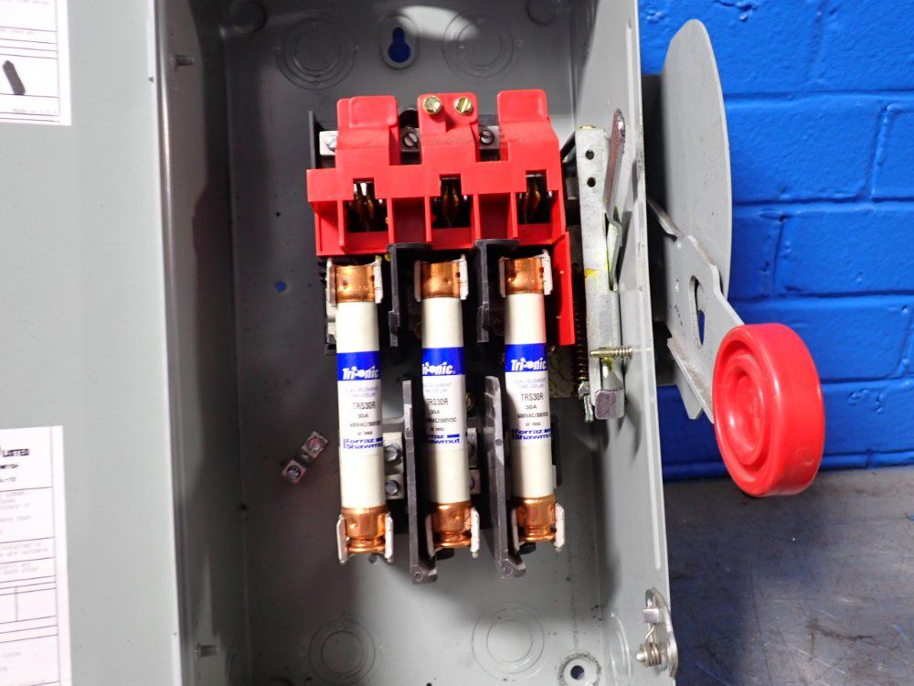 Eaton 30 A Heavy Duty Switch