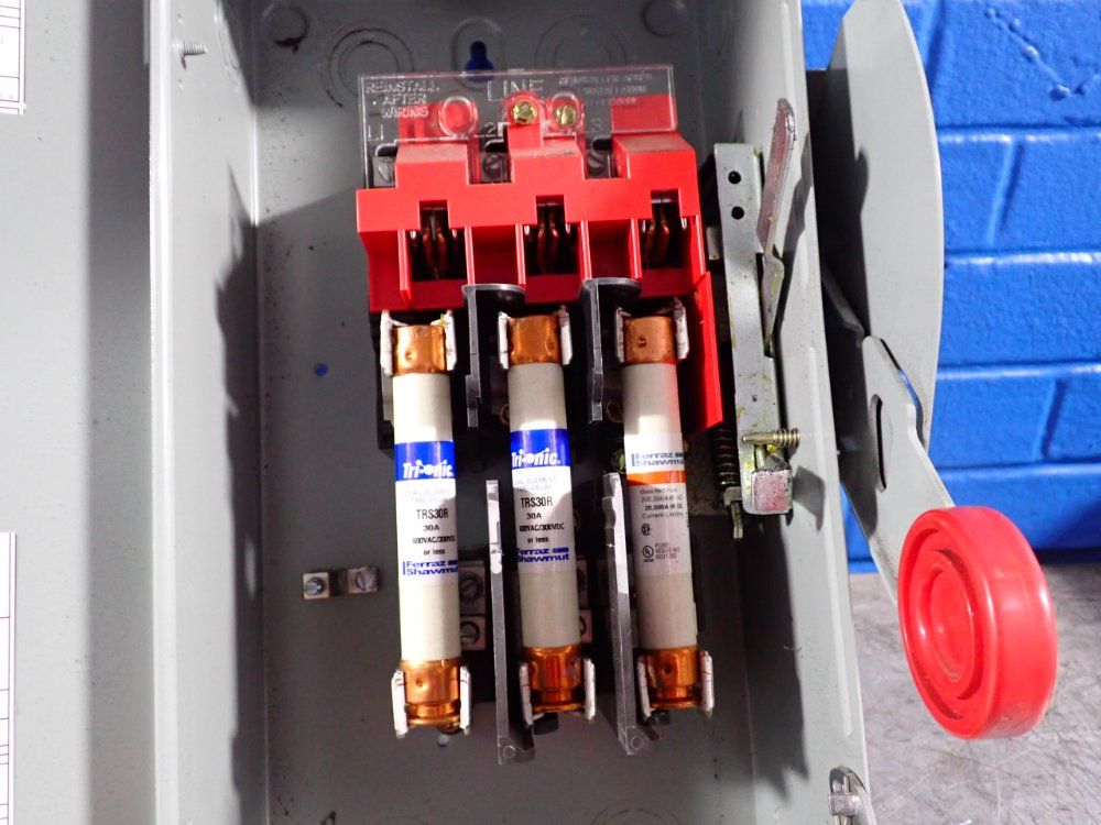 Eaton 30 A Heavy Duty Switch