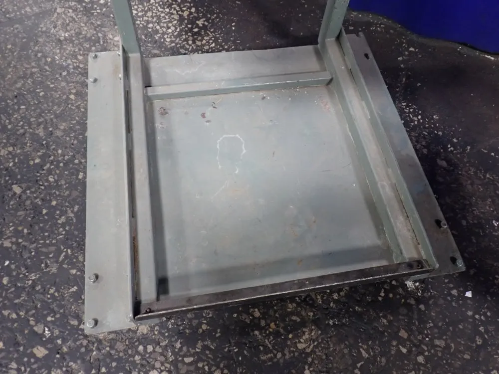 19 1/2" X 22" Stand
