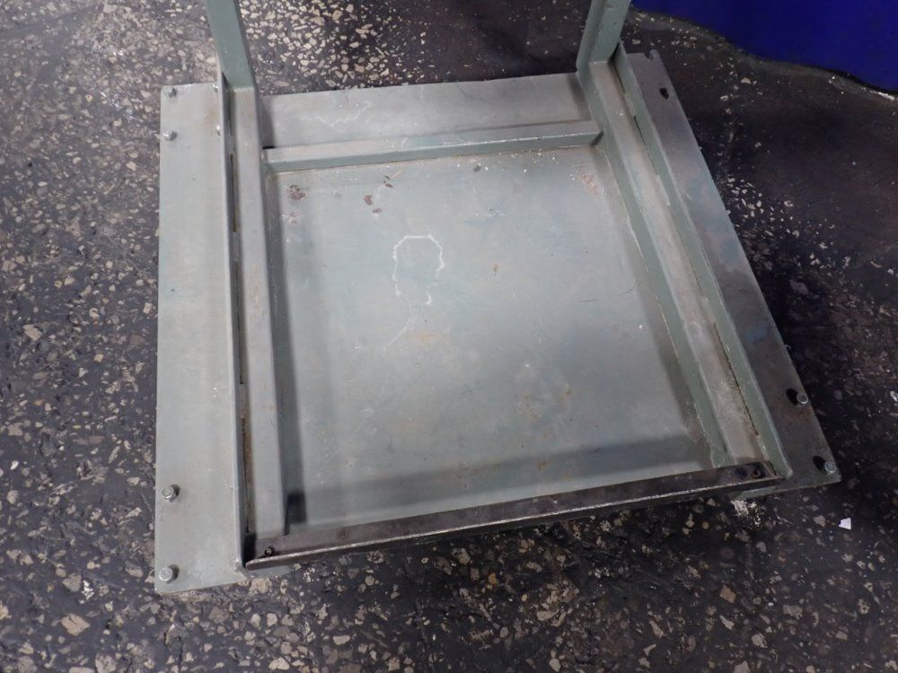 19 1/2" X 22" Stand