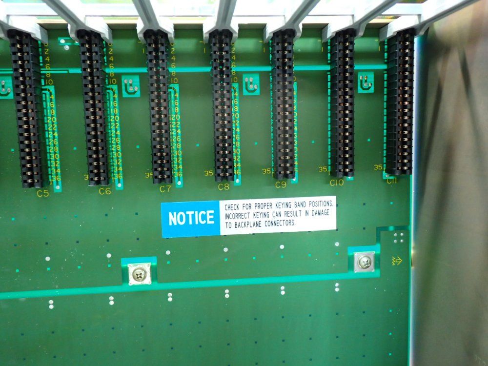 Allen Bradley Universal Input/output Chassis - 1771-a3b1