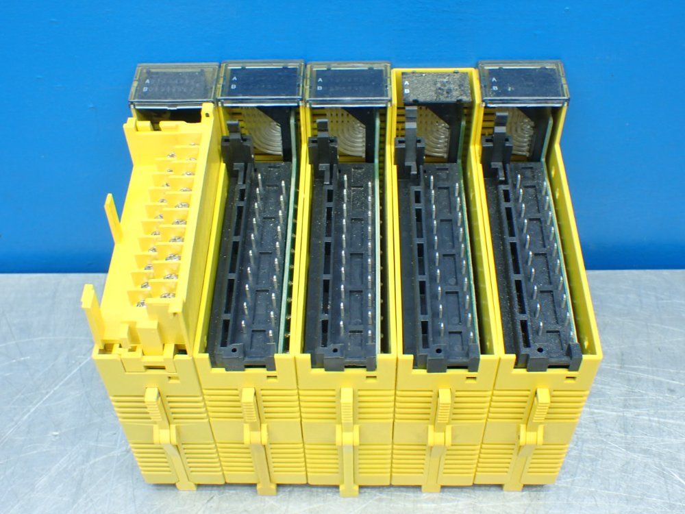 Fanuc 5 Digital Input Modules - A03b-0819-c104