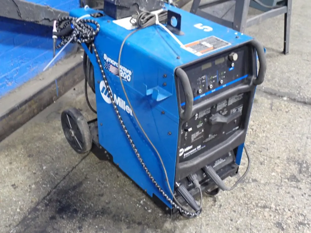 Miller 200 Amp Welder Unit - Syncrowave 200