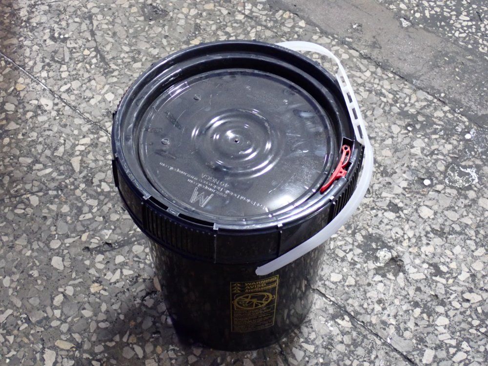 5 Gallon Bucket