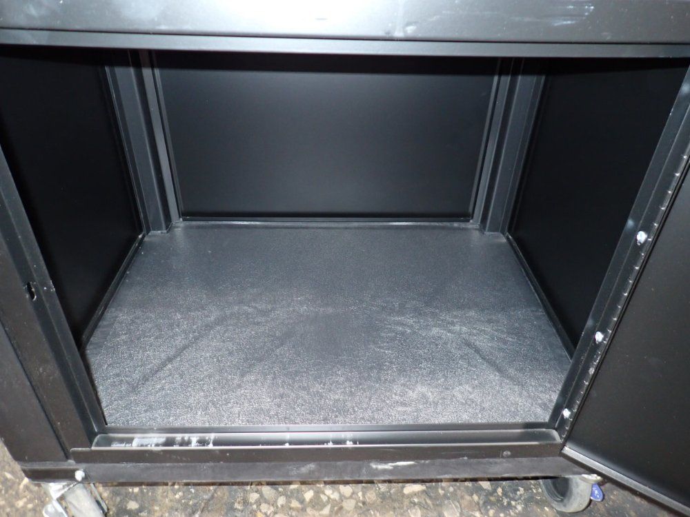 Uline 23 X 17 X 16 Computer Cart