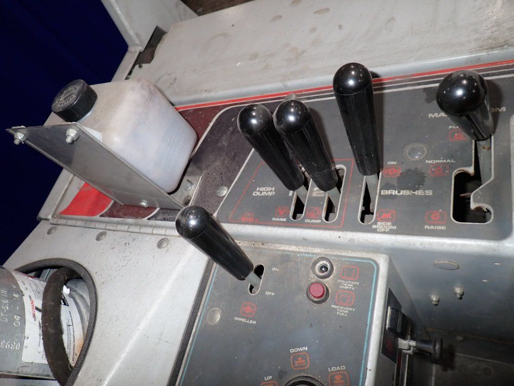 Powerboss Floor Sweeper - Tss/82