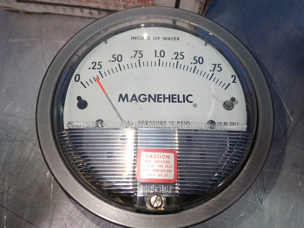Magnehelic Pressure Gauge - 2002
