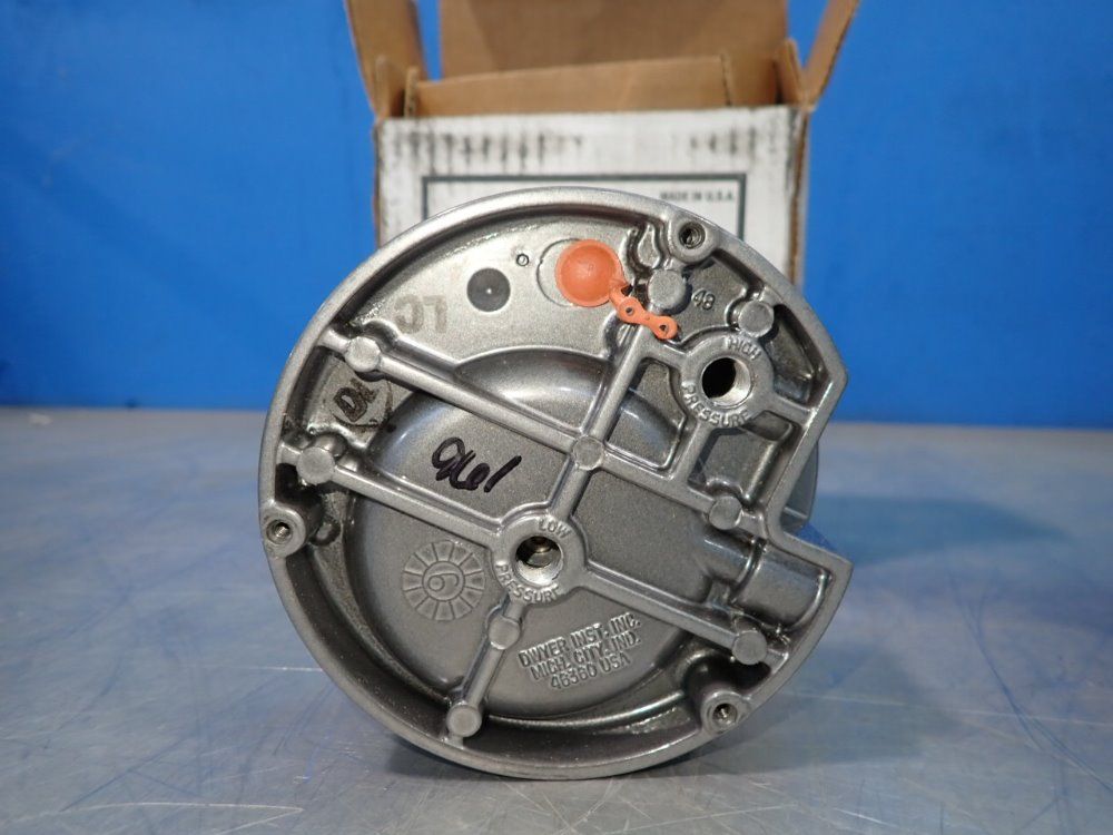 Magnehelic Pressure Gauge - 2002