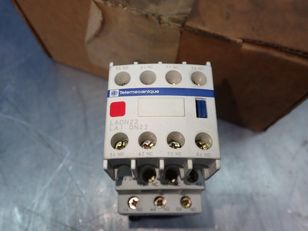 Telemecanique Contact Block - Ladn22