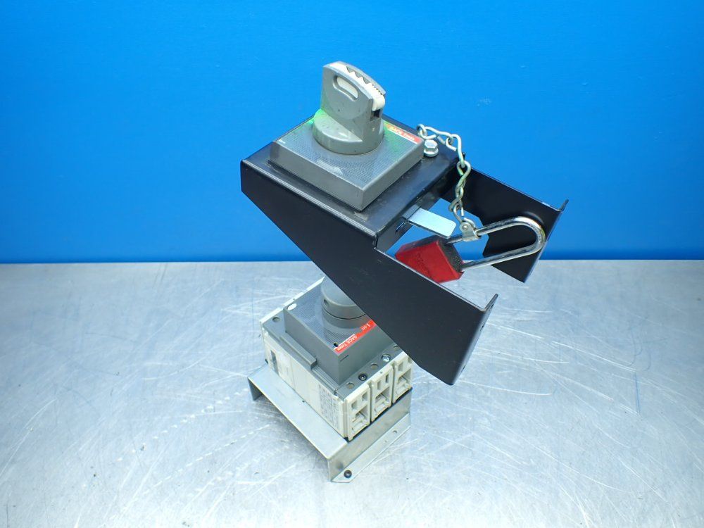 Abb 3-pole Molded Case Circuit Breaker - Tmax T2h 100