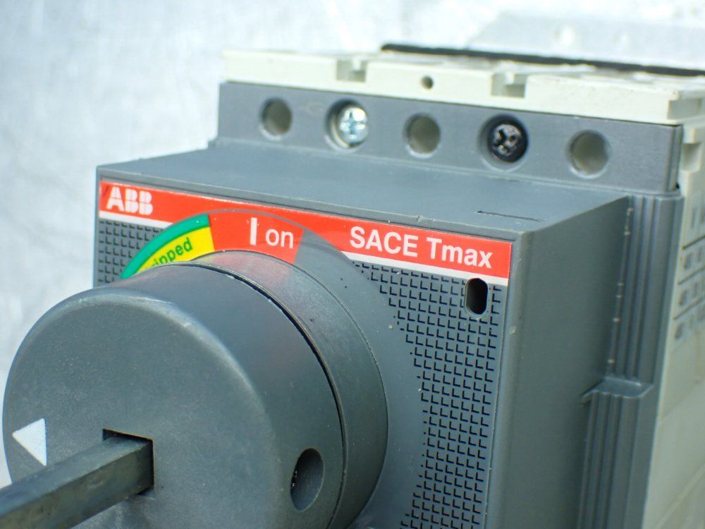 Abb 3-pole Molded Case Circuit Breaker - Tmax T2h 100