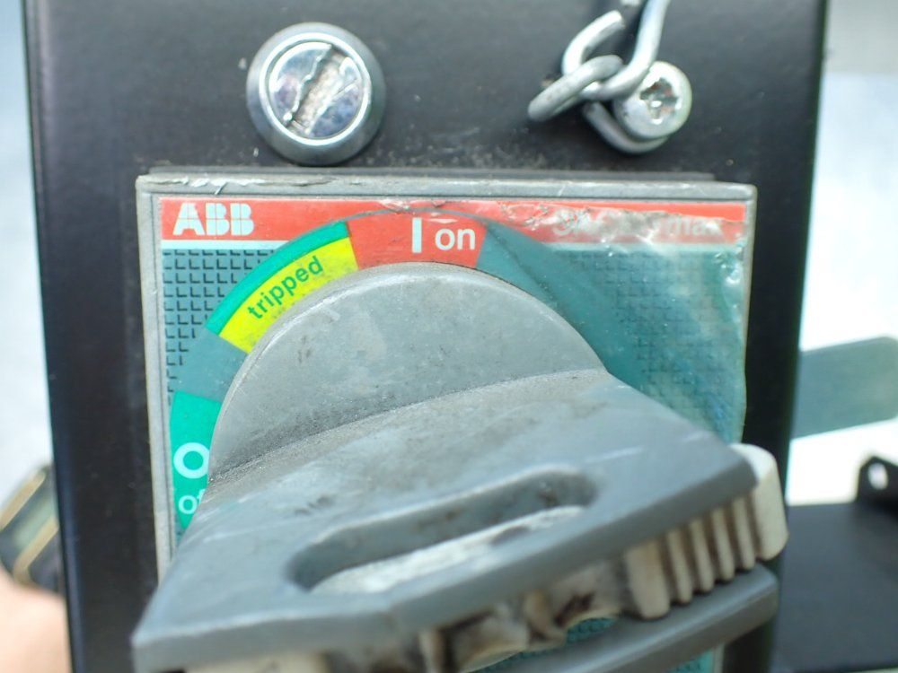 Abb 3-pole Molded Case Circuit Breaker - Tmax T2h 100