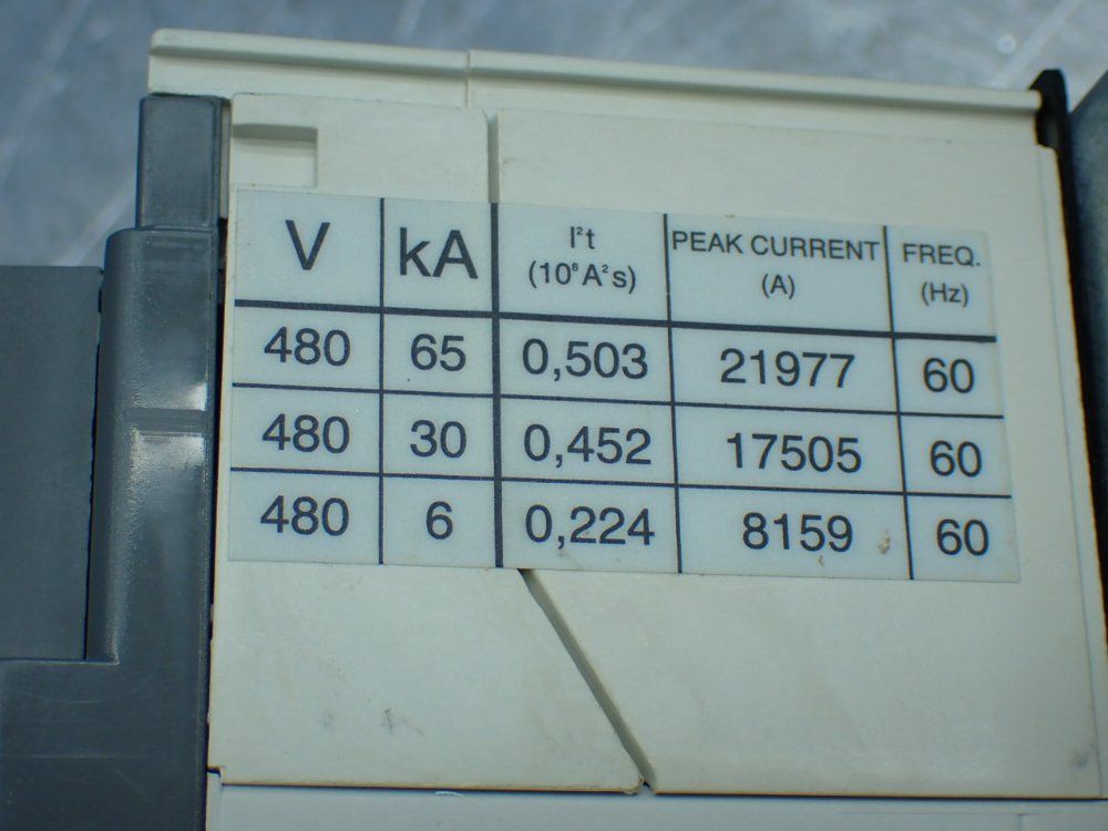 Abb 3-pole Molded Case Circuit Breaker - Tmax T2h 100