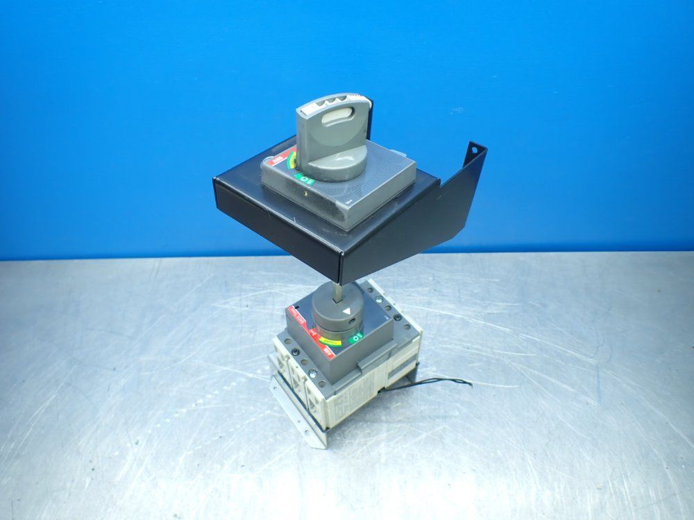 Abb 3-pole Molded Case Circuit Breaker - Tmax T2h 100